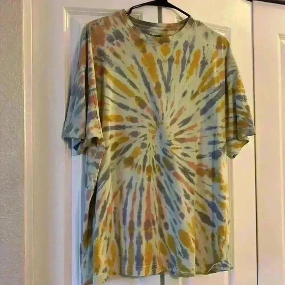 Oversized pink tye dye tshirt graphic tee - Picture 5 of 6